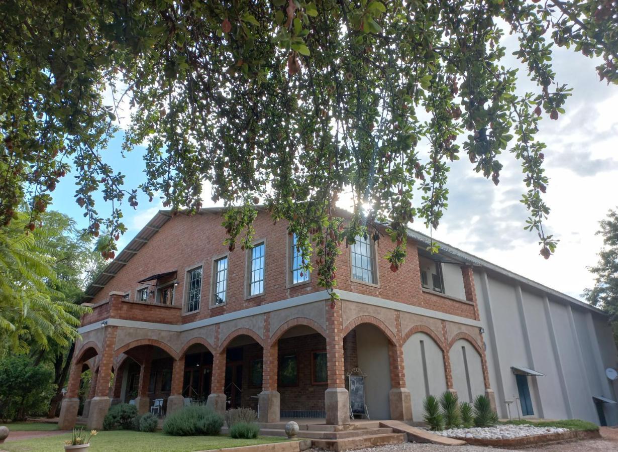 Tsumeb Theater Guesthouse Exterior foto